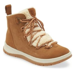 New UGG Women's Lakesider Heritage Mid Boots